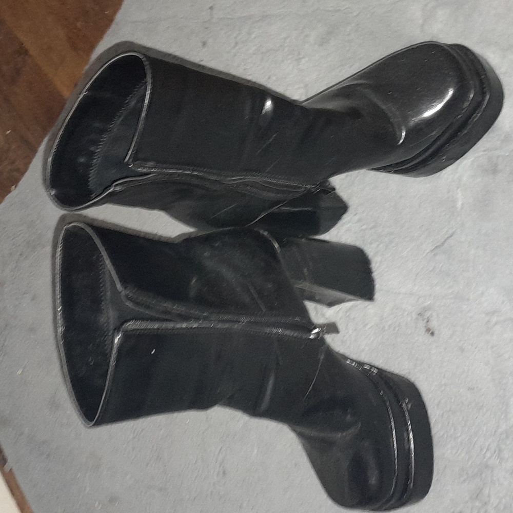 Platform heel boots